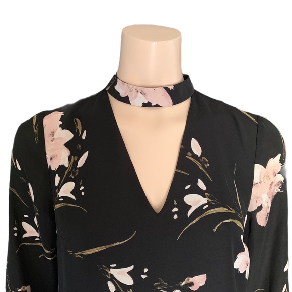 3/$30 Dynamite Choker V-Neck Floral Black Top Sz S - Picture 3 of 12